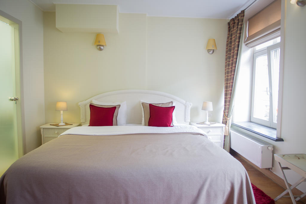 Bed and Breakfast Logies Amelias Brujas Habitación foto